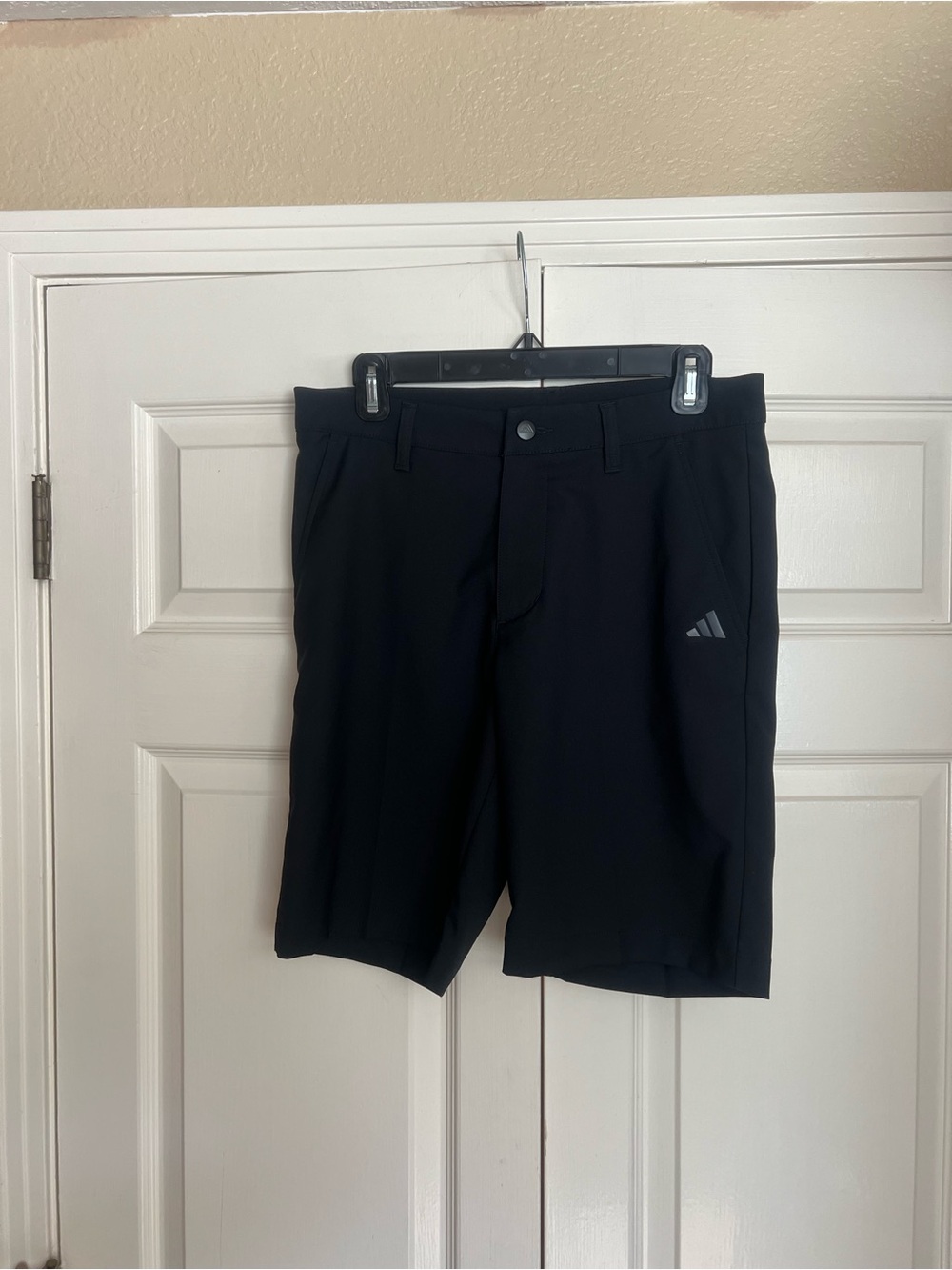 Adidas Men's Black Athletic Shorts with Reflective Logo Size Small Like New
